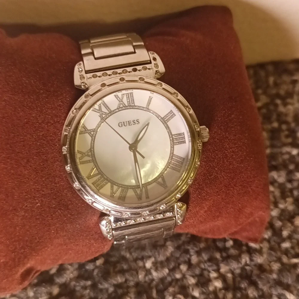 Guess South Hampton crystal and silver tone bracelet women's watch white…